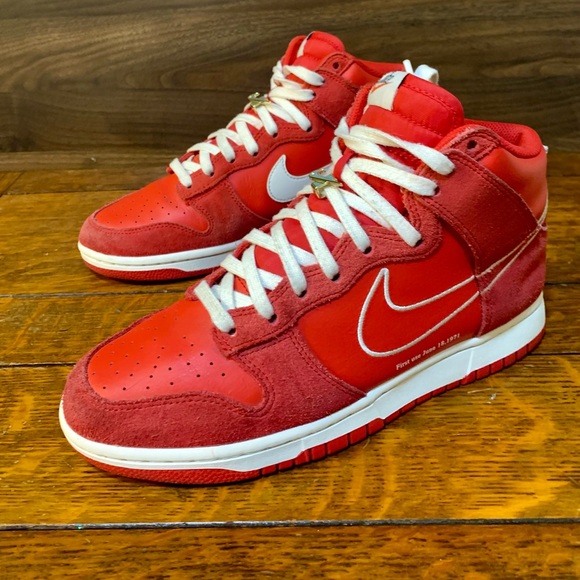 Nike Dunk High SE First Use Pack - University Red